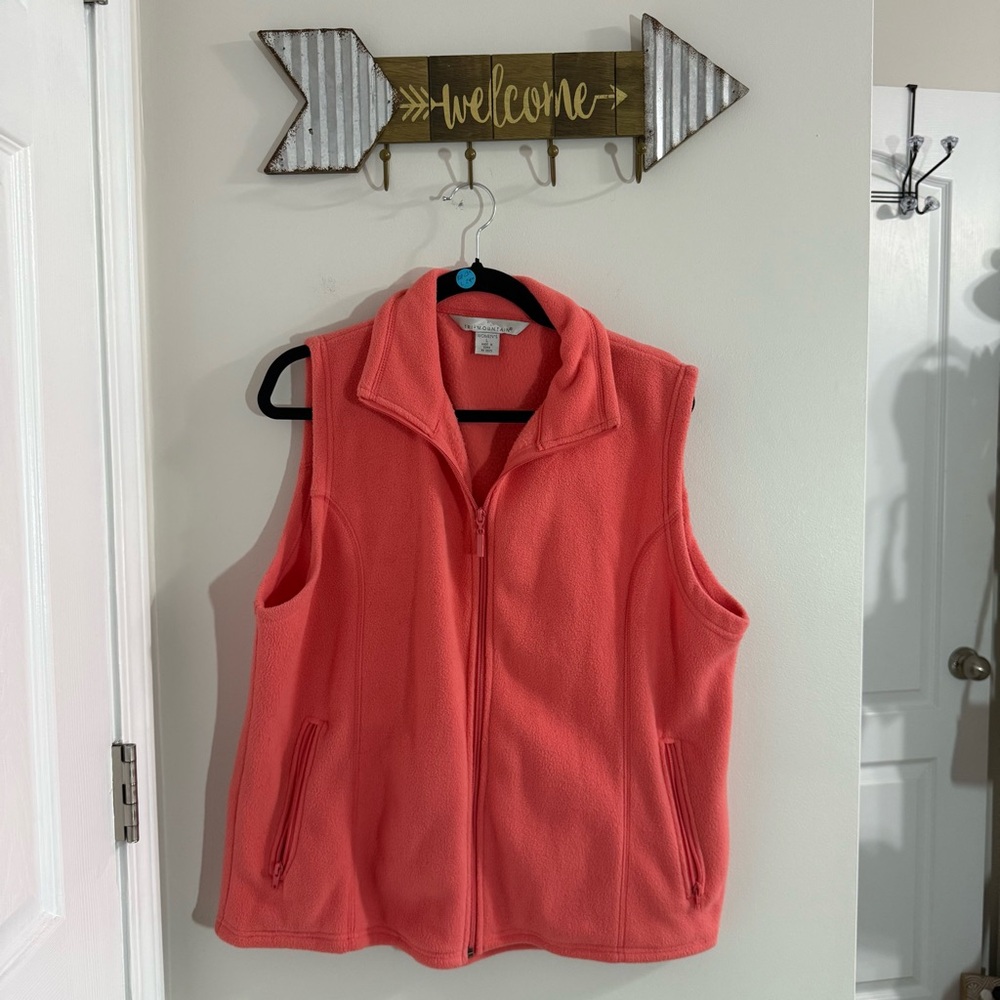 Tri-Mountain Coral Pink Fleece Vest Size Large
